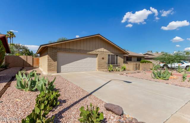 1906 E SESAME Street