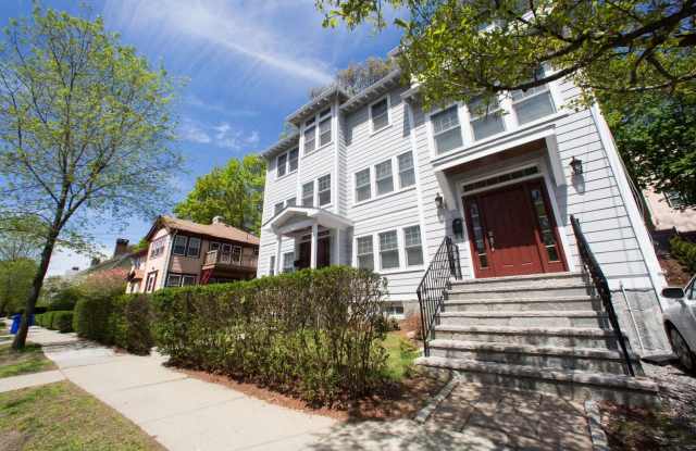 Charming 4 Bedroom-No Broker Fee