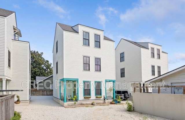 3 1/2 Maranda Holmes St