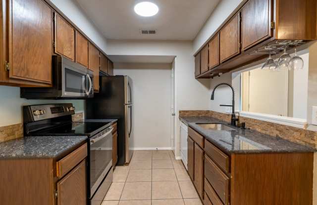 Charming 2 Bed/ 2 Bath Condo in South Tulsa! - 6358 South 80th East Avenue, Tulsa, OK 74133