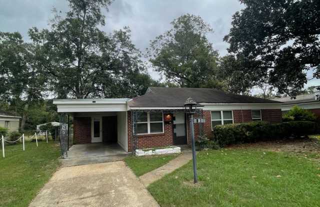 New Listing! 916 Grenada Drive Montgomery, AL 36109-1214