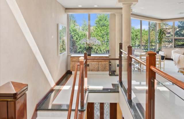 208 S Spring Street unit: #1