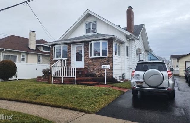 2972 Yale Pl - 2972 Yale Place, Baldwin Harbor, NY 11510