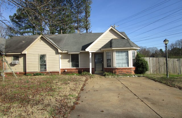 2272 Hometown Dr - 2272 Hometown Drive, Memphis, TN 38133