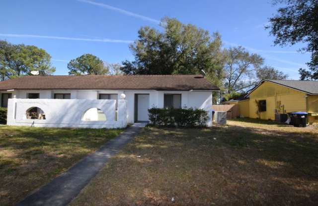 Photo of 2 bedroom, 2 bath duplex for rent at 3641 Westland Court, Orlando, FL 32818