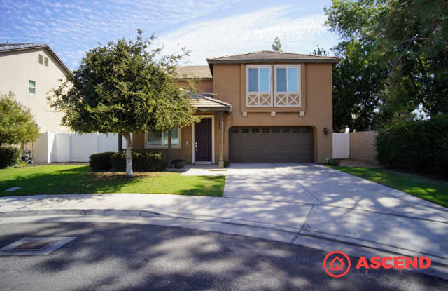 Stunning 4 Bed, 2.5 Bath Home with Pool Access | Southwest Bakersfield