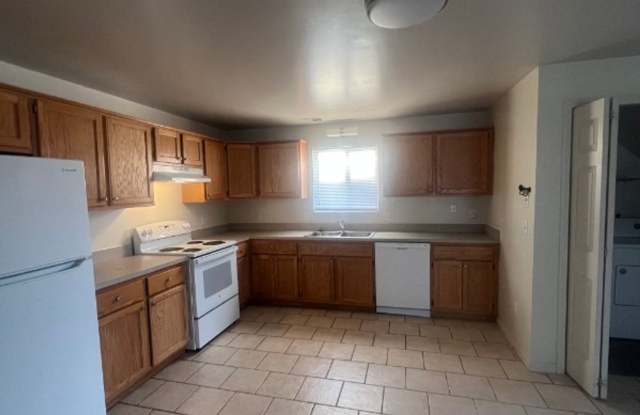 Roseville 8 Unit