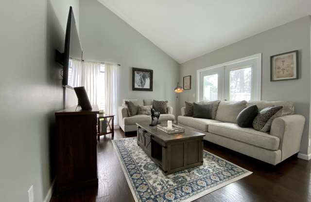 Photo of 453 Park Forest Way