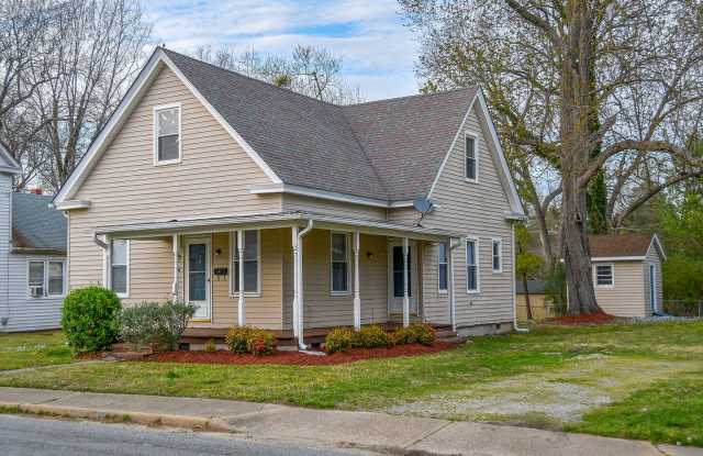 216 Cary Street - 216 Cary Street, Smithfield, VA 23430