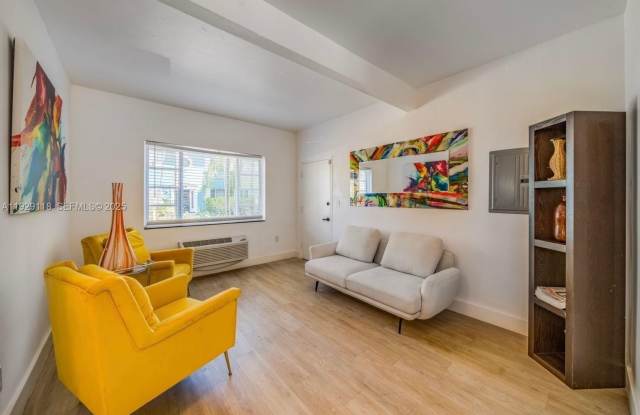 Photo of 5155 NE 3rd CT