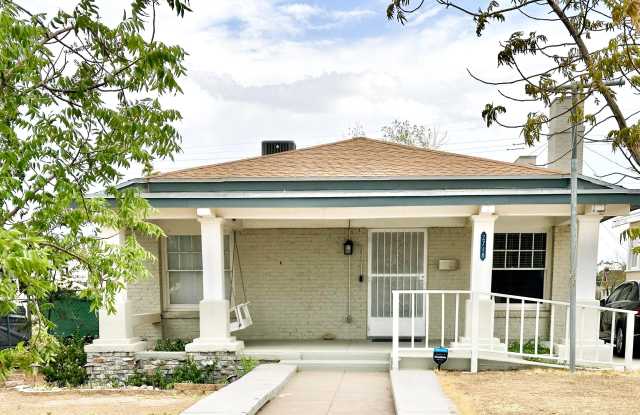 2718 SILVER Avenue