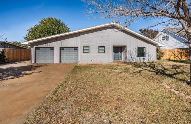 6218 Adirondack Trail