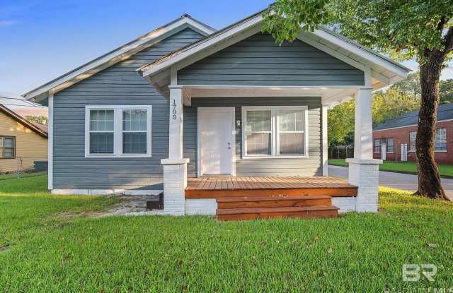 3 Bedroom 2 Bathroom House in Mobile
