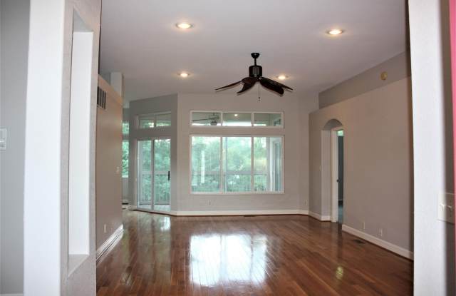 8423 Old World Court