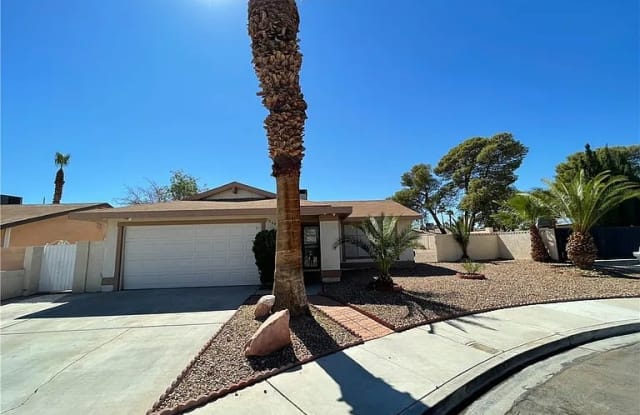 7319 Clearwater Cir - 7319 Clearwater Circle, Spring Valley, NV 89147