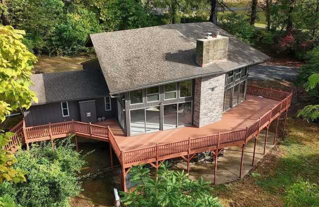 Photo of Secluded 3 Bedroom 4 Bath Home