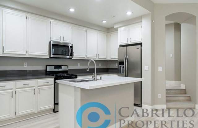 2866 Escala Circle