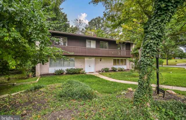 10112 PASTURE GATE Lane