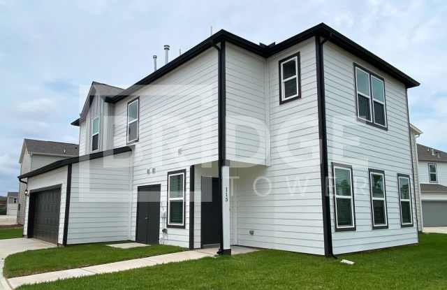 113 Pecan Lane, Lake Jackson, TX 77566