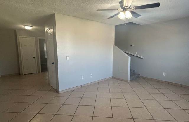 3403 SW Victoria Pl Apt 1