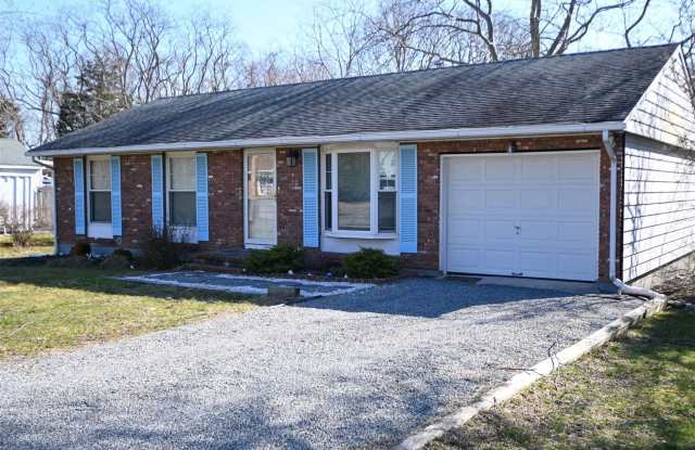 900 Cedar Drive