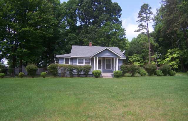 Photo of 1 Bedroom off Staley Rd!