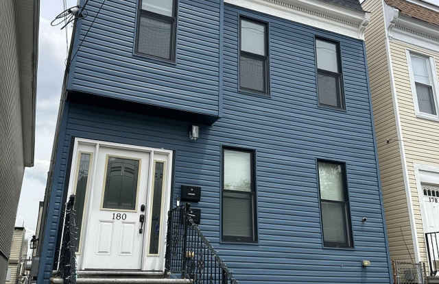 Photo of 180 NORTH ST