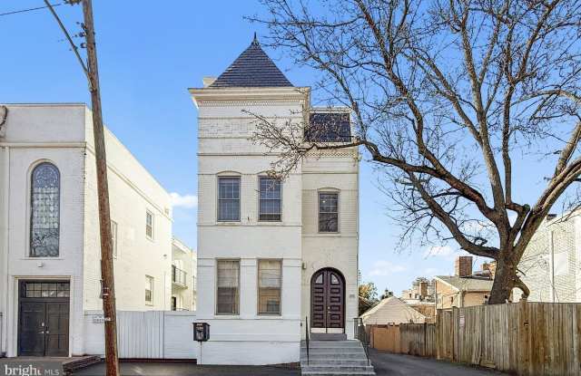 205 S PATRICK Street