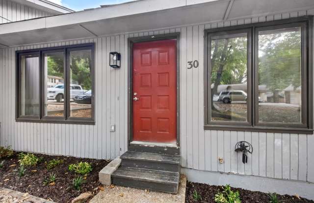 Welcome home! Bella Vista Gem on Mellor Ln.