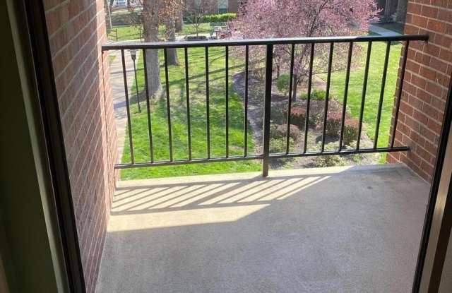 3304 WOODBURN Drive unit: 31