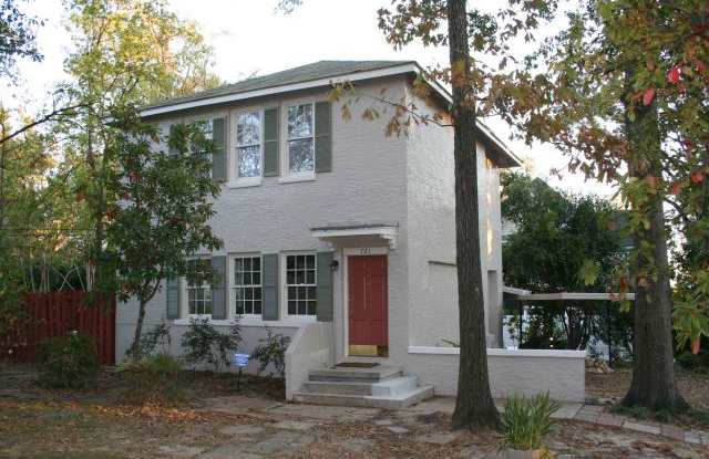 721 Fairview St