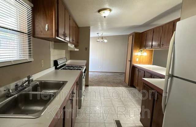 1692 Chinkapin Dr