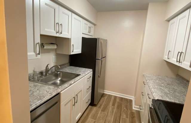 Cozy 1 Bedroom in a Quiet Building in Emsworth!