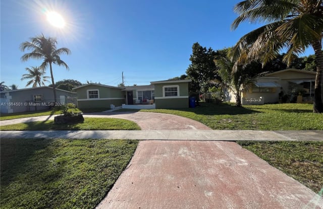 3925 NW 35th Ave