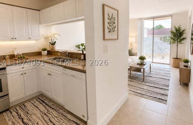 102 SW 6th Ave