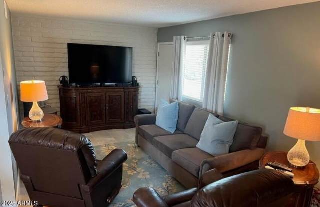 Photo of 5518 E Lindstrom Lane