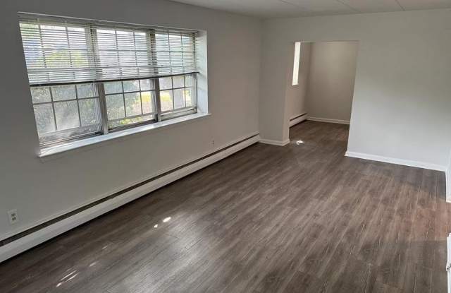 37 E MONTGOMERY AVENUE