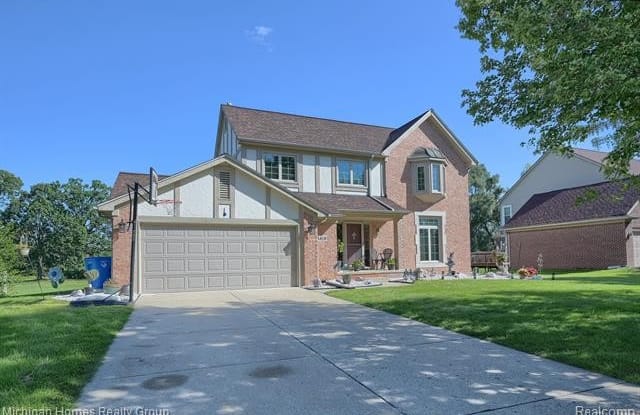 8410 N GOLF LANE Drive W - 8410 Golf Lane Drive, Commerce, MI 48382