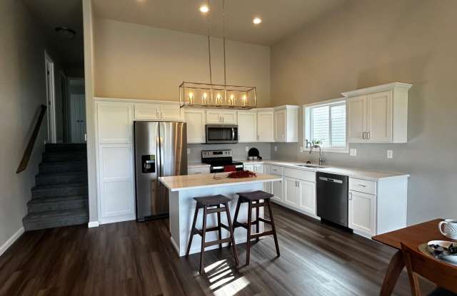 2387 Eagle Valley Drive South