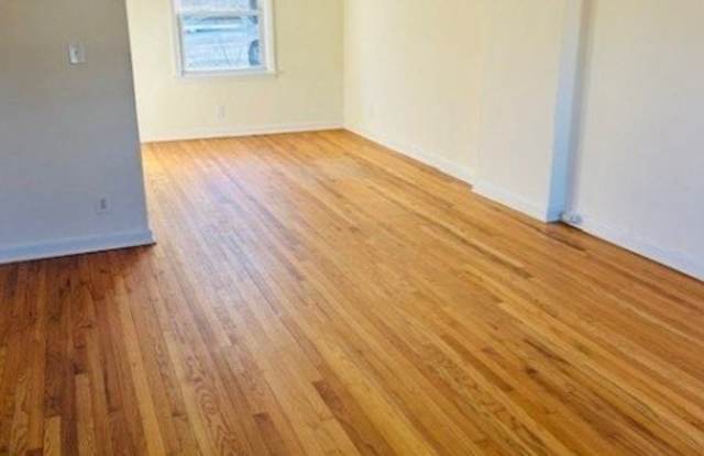 60 Dekalb Pl