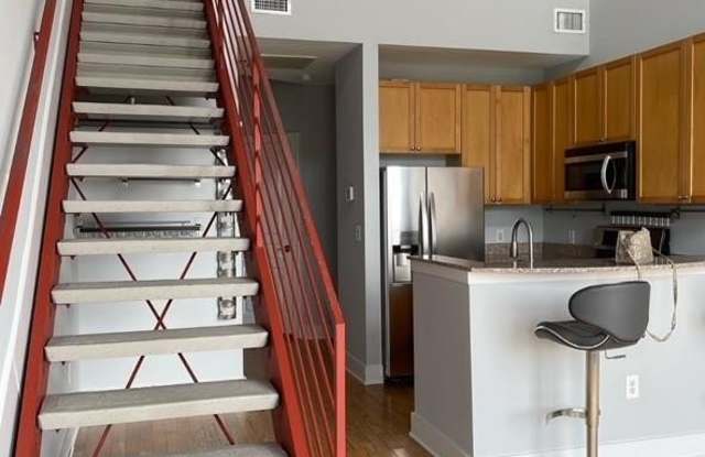 115 E Park Avenue unit: 423