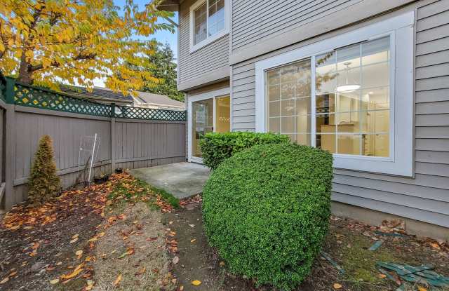 Photo of Kent East Hill Townhome with Garage  Patio