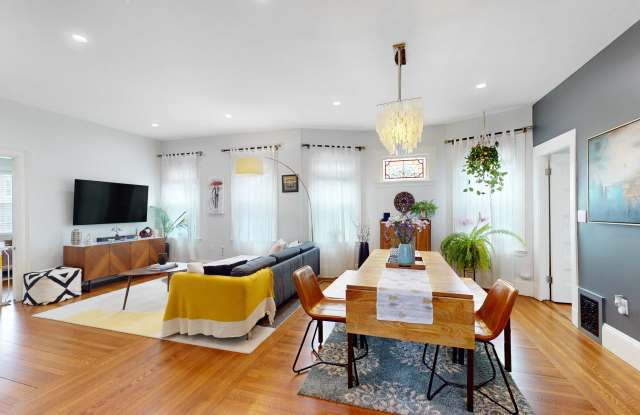 Photo of 301 Chestnut Avenue