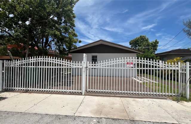 Photo of 2929 NW 22nd Ct