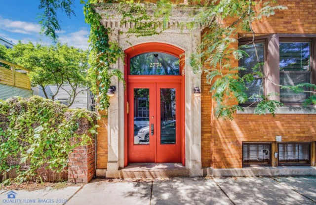 Photo of 2772 Kenmore