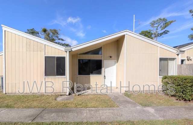 8121 San Jose Manor Dr E #4