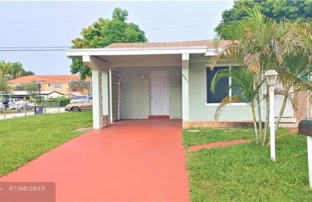 4940 SW 25th Ave - 4940 Southwest 25th Avenue, Dania Beach, FL 33312