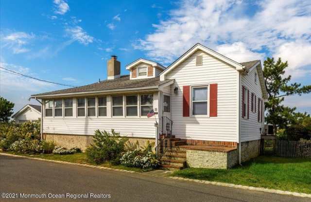 15 Riverview Road