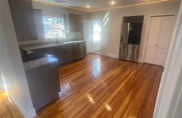 1809 Cranston Street