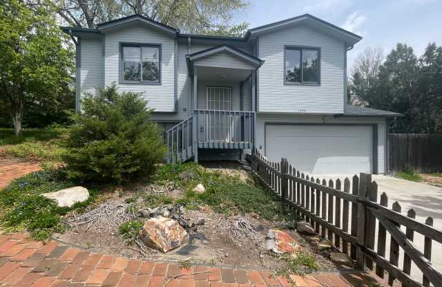 GREAT 3 BED/ 2 BATH HOME IN NORTHEAST LONGMONT AVAILABLE NOW! - 1228 Alpine Street, Longmont, CO 80504
